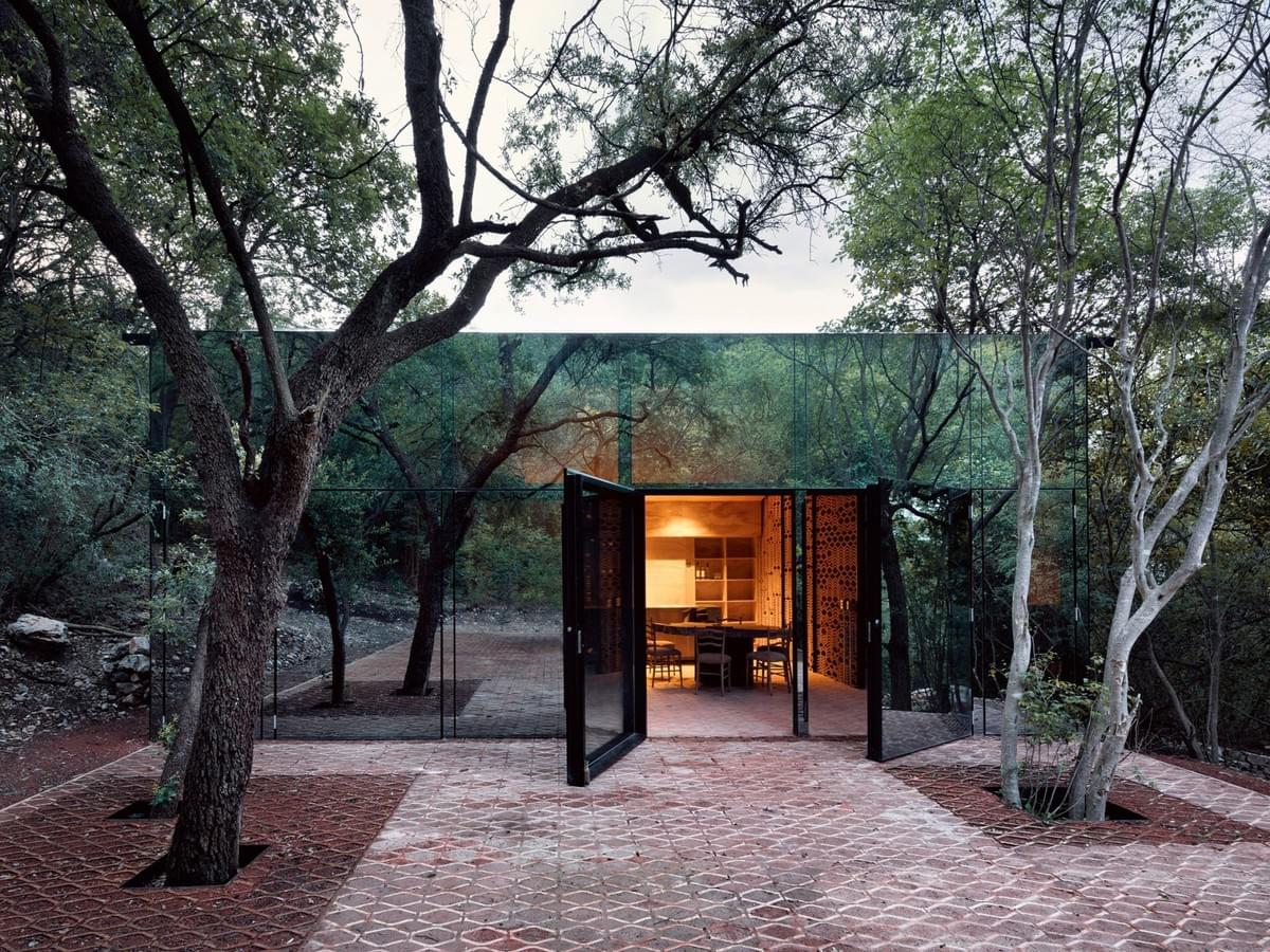 Reflective holiday home by Tatiana Bilbao Reflective holiday home by Tatiana Bilbao