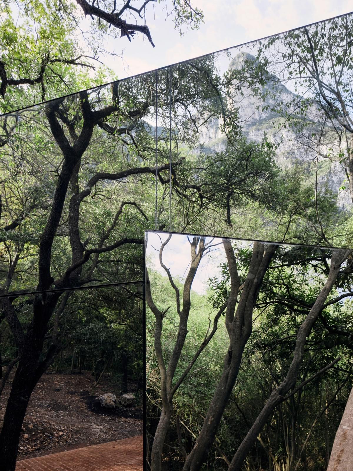 Reflective holiday home by Tatiana Bilbao Reflective holiday home by Tatiana Bilbao