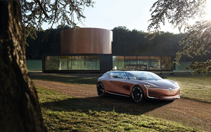 Renault SYMBIOZ concept front Renault SYMBIOZ concept front