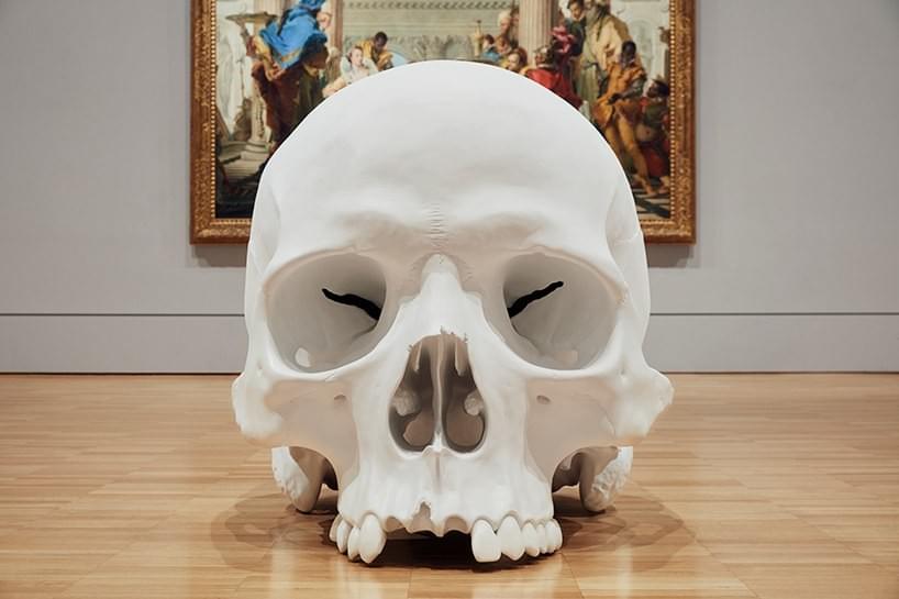 Ron Mueck's 100 sculpted skulls Ron Mueck's 100 sculpted skulls
