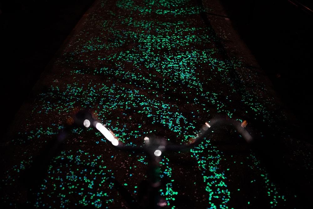 Glow-in-the-dark Bike Path Inspired by Van Gogh Glow-in-the-dark Bike Path Inspired by Van Gogh