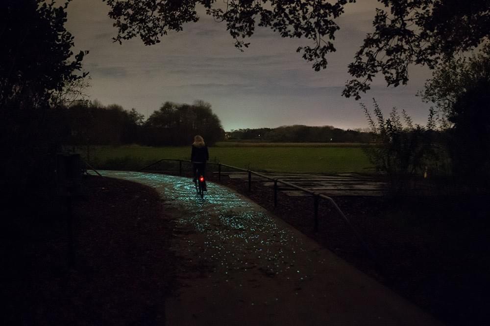 Glow-in-the-dark Bike Path Inspired by Van Gogh Glow-in-the-dark Bike Path Inspired by Van Gogh