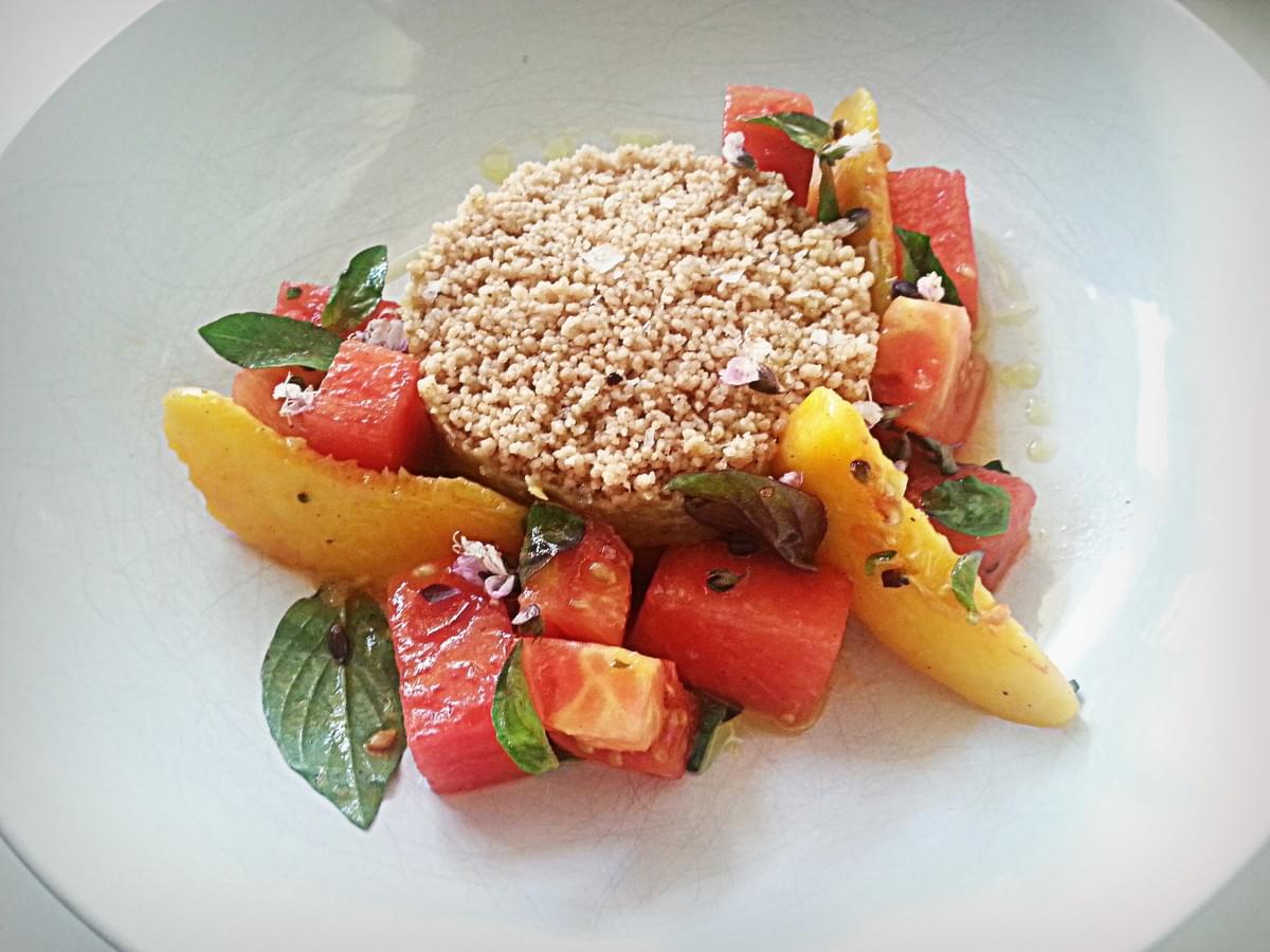 Semoule d'épeautre fruitée et caviar d'aubergine. Semoule d'épeautre fruitée et caviar d'aubergine.