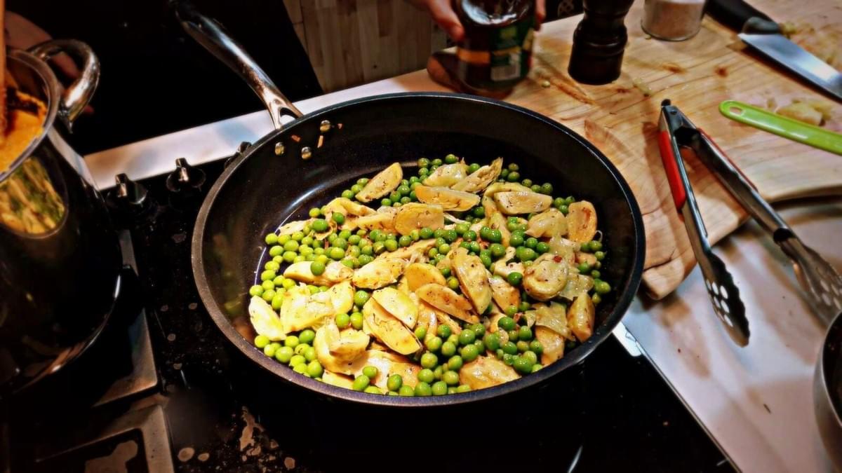 Petits pois et choux de Bruxelles, sautés au vinaigre de Xérès Petits pois et choux de Bruxelles, sautés au vinaigre de Xérès