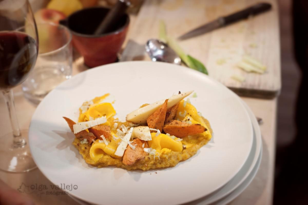 Maroilles à la mangue, purée de potimarron à la châtaigne, patate douce rôties au cumin, coulis de mangue aux agrumes. Maroilles à la mangue, purée de potimarron à la châtaigne, patate douce rôties au cumin, coulis de mangue aux agrumes.