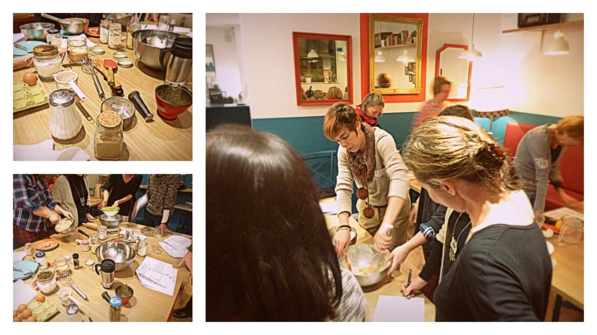 Atelier Biscuit de Noël avec des ingrédients de très bonne qualité, issus de l'agriculture biologique. Atelier Biscuit de Noël avec des ingrédients de très bonne qualité, issus de l'agriculture biologique.