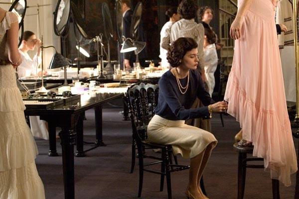 Audrey Tautou dans le film Coco avant Chanel d'Anne Fontaine - Création des costumes : Catherine Leterrier Audrey Tautou dans le film Coco avant Chanel d'Anne Fontaine - Création des costumes : Catherine Leterrier