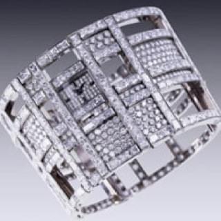 Bracelet Cosmos de Chanel en or 18 carats et diamants Bracelet Cosmos de Chanel en or 18 carats et diamants