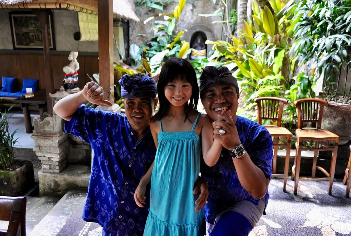 11歳の頃にインドネシアに訪れた時の写真です。この頃から、海外に渡航する事が大好きでした。 11歳の頃にインドネシアに訪れた時の写真です。この頃から、海外に渡航する事が大好きでした。