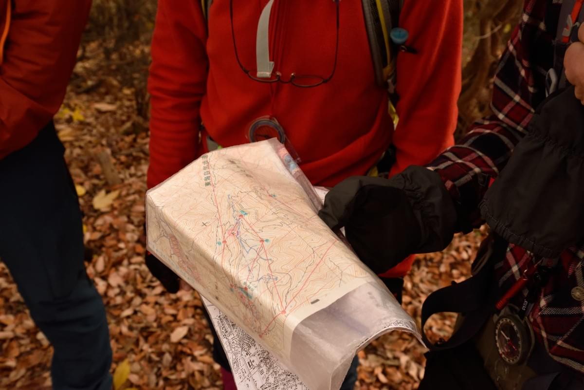 百々ヶ峰で地図読みした時の様子 百々ヶ峰で地図読みした時の様子