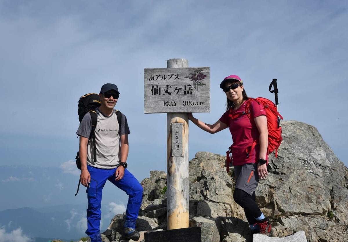 3:50に北沢峠を出発。仙丈ケ岳到着は7:55。 3:50に北沢峠を出発。仙丈ケ岳到着は7:55。
