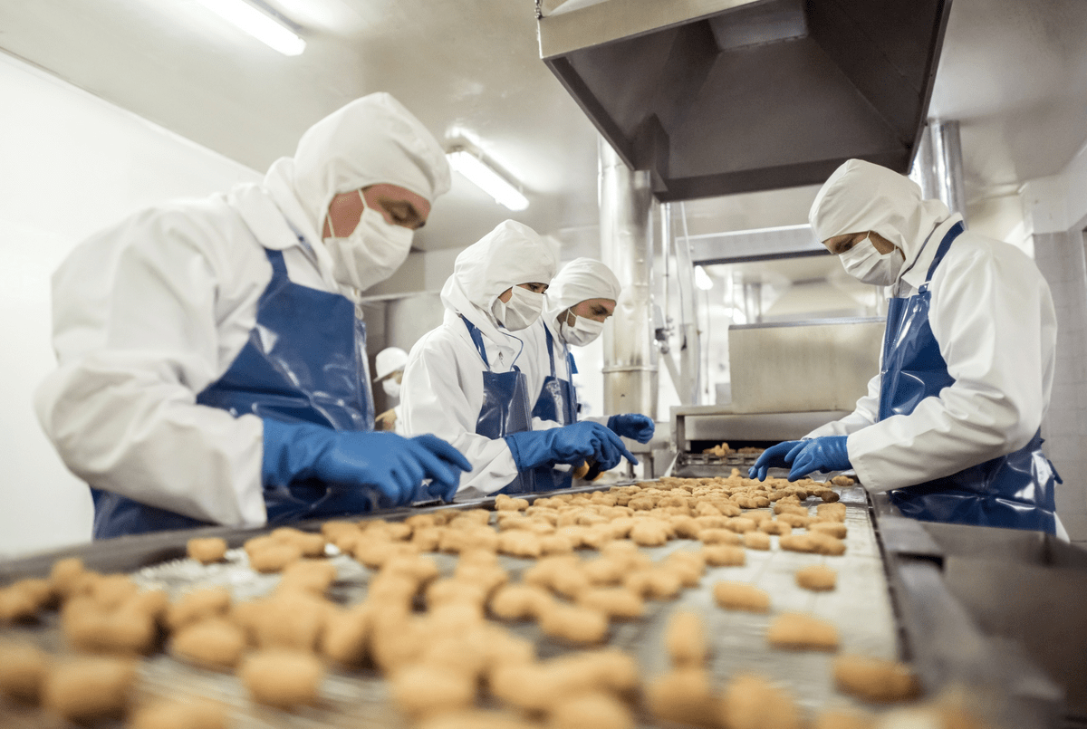 manufacturing production line with workers adhering to quality checks learned through online learning manufacturing production line with workers adhering to quality checks learned through online learning