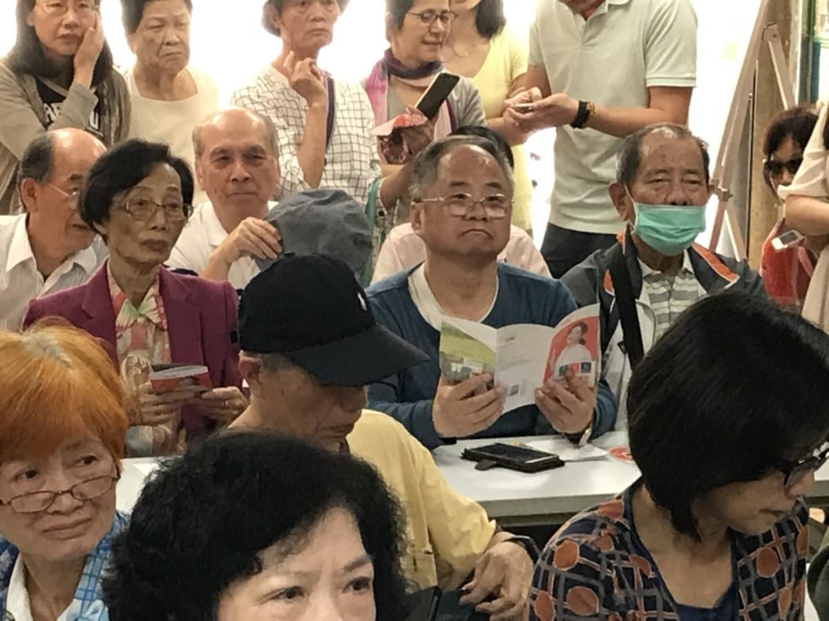智樂活銀髮熟齡長者手機教學活動現場照片20180410 智樂活銀髮熟齡長者手機教學活動現場照片20180410