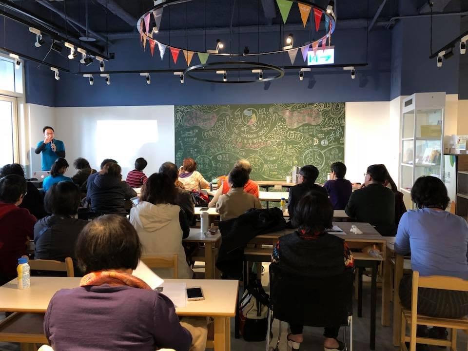 熟齡長者手機教學活動現場照片20171221 熟齡長者手機教學活動現場照片20171221