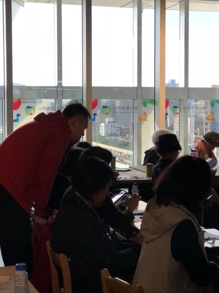 熟齡長者手機教學活動現場照片20171221 熟齡長者手機教學活動現場照片20171221