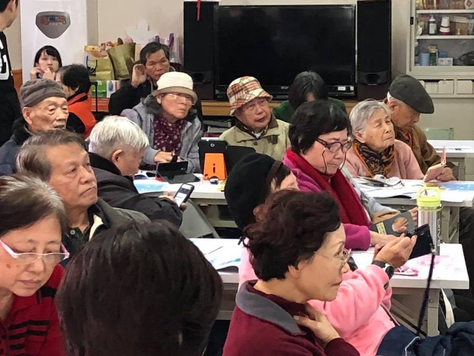 智樂活熟齡長者手機教學活動現場照片20180109 智樂活熟齡長者手機教學活動現場照片20180109