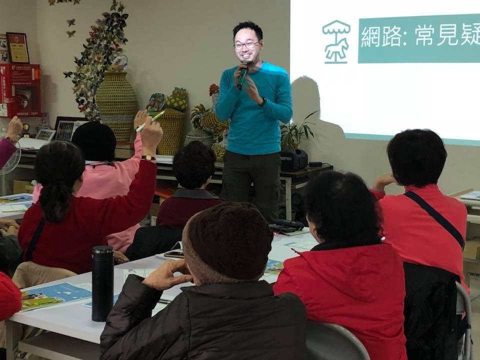 智樂活熟齡長者手機教學活動現場照片20180109 智樂活熟齡長者手機教學活動現場照片20180109