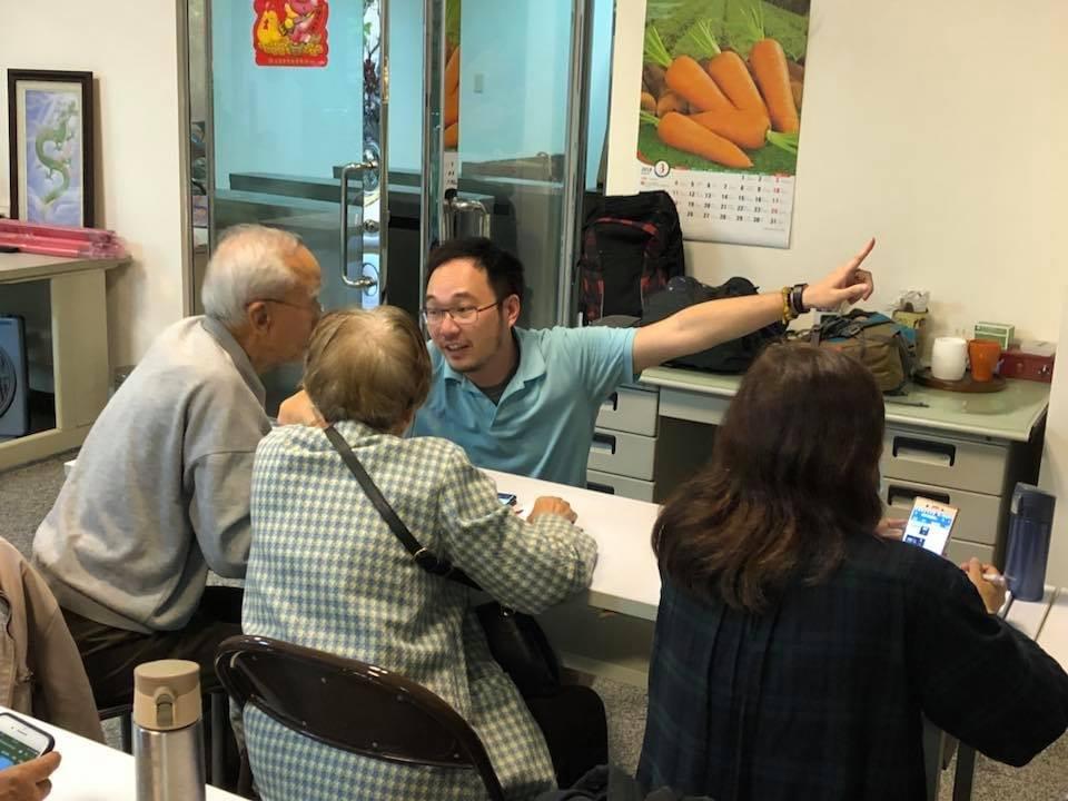 智樂活銀髮熟齡長者手機教學活動現場照片20180319 智樂活銀髮熟齡長者手機教學活動現場照片20180319