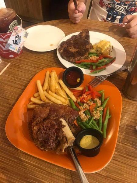 【台中寵物友善餐廳】Burger Joint 7分SO美式廚房~朝富店 【台中寵物友善餐廳】Burger Joint 7分SO美式廚房~朝富店