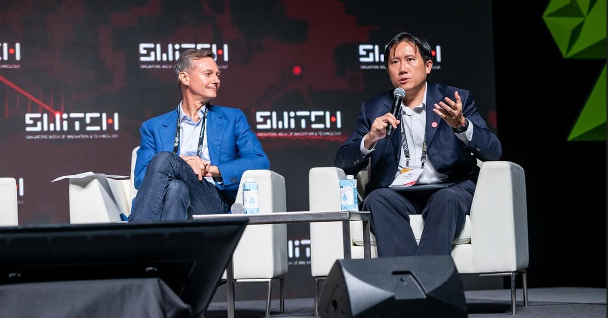 Matteo Chiampo, Technical Director from SecondMuse with Edwin Chow, Assistant CEO for Innovation & Enterprise from Enterprise Singapore Matteo Chiampo, Technical Director from SecondMuse with Edwin Chow, Assistant CEO for Innovation & Enterprise from Enterprise Singapore