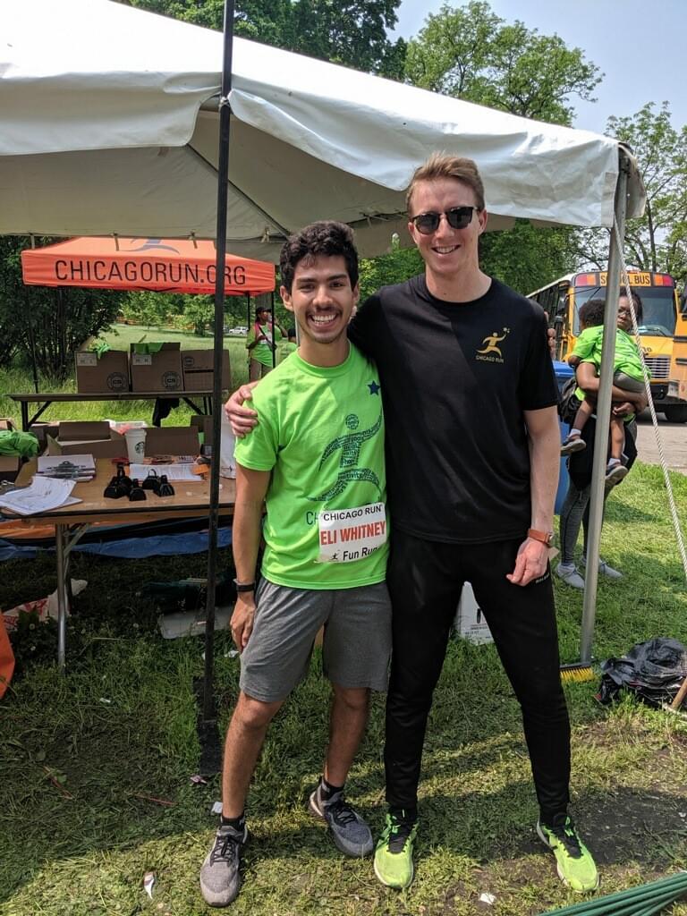 chicago run runner and volunteer at chicago fun run chicago run runner and volunteer at chicago fun run