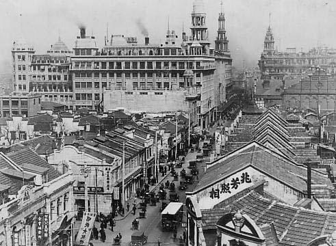 Picture source:Wikipedia; Nanking Road within International Settlement Picture source:Wikipedia; Nanking Road within International Settlement