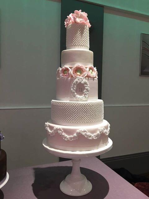 Isle of Man luxury wedding cake Isle of Man luxury wedding cake