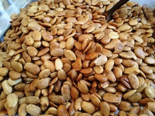 Activité à faire absolument à Malaga: s'acheter et savourer de délicieuses amandes grillées de la région Activité à faire absolument à Malaga: s'acheter et savourer de délicieuses amandes grillées de la région