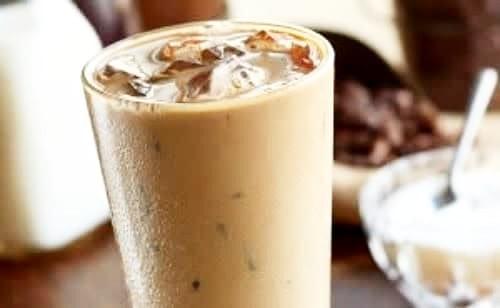 Tyical things to do in Malaga: Have an ice coffee or "café con hielo" in Spanish Tyical things to do in Malaga: Have an ice coffee or "café con hielo" in Spanish