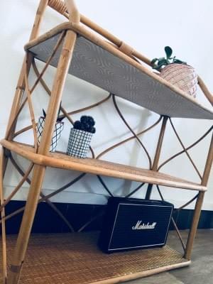 Etagère vintage en rotin Etagère vintage en rotin