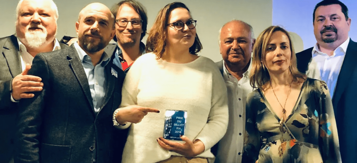 Séverine Loureiro remporte le prix du billet RH 2018 - photo extraite de son post sur LinkedIn Séverine Loureiro remporte le prix du billet RH 2018 - photo extraite de son post sur LinkedIn
