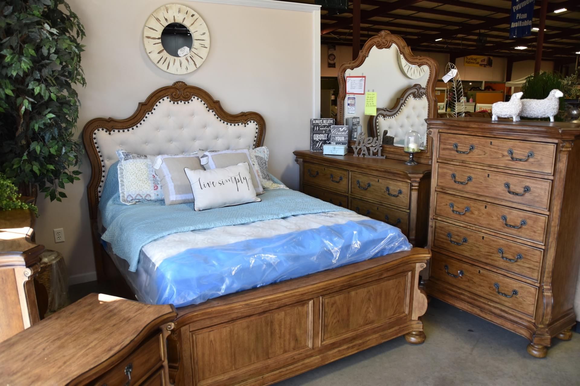 Furniture World Discount Warehouse