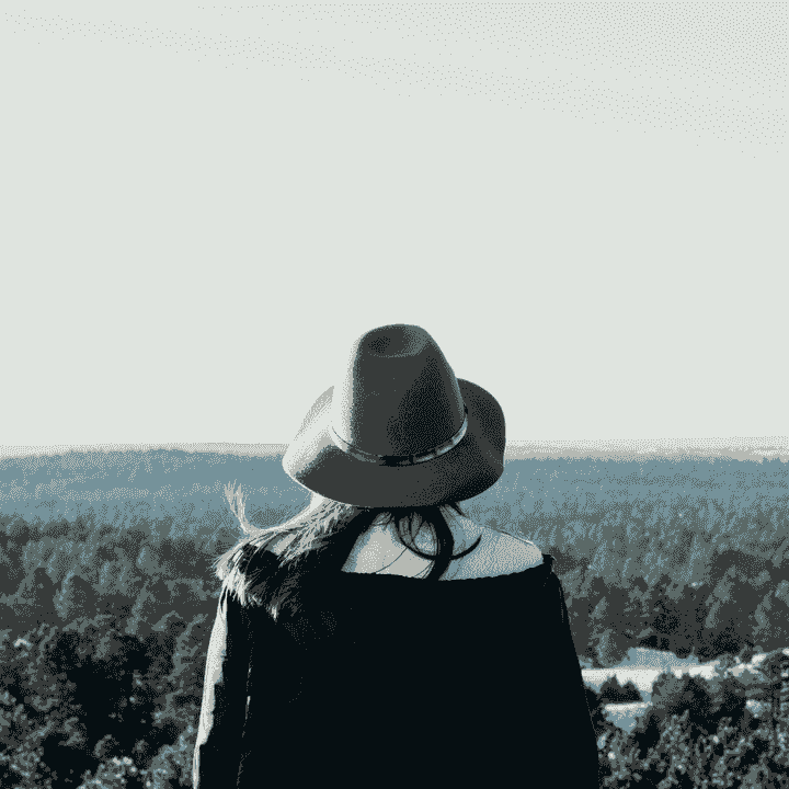 Classic French hat – artisan craftsmanship for Gulf elegance and Japanese outdoor style