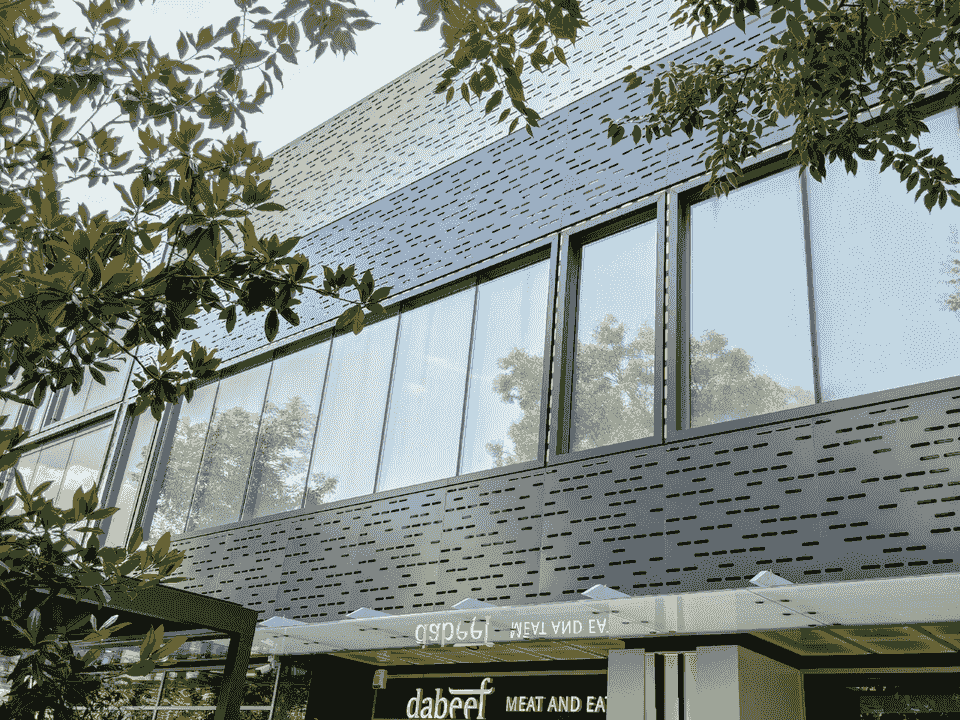 With years of experience, we use advanced techniques to ensure that your interfaces remain in their best condition. We work hard to meet your needs and exceed your expectations. We are here to provide you with the best facade cleaning services. cleaning glass facades and cladding and stone of houses commercial shops
