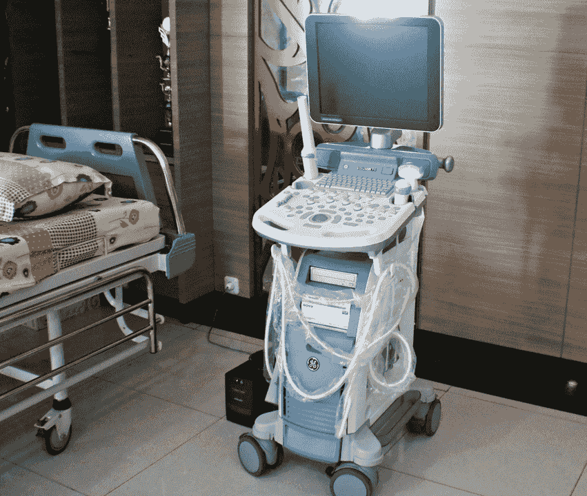 Our medical record management system helps doctors easily track patients' health information, providing more accurate diagnoses and treatment plans. medical record management system Our solution Regarding medical software development tools, the website includes product features, literature publications, contact us items, the main customers of this software are doctors.