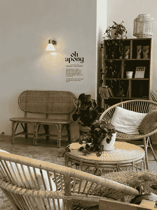 We provide a comfortable, relaxing environment, allowing you to enjoy delicious drinks while spending wonderful time with lovely cats. comfortable environment Our service Cat coffee shop, play with cats, relax mood