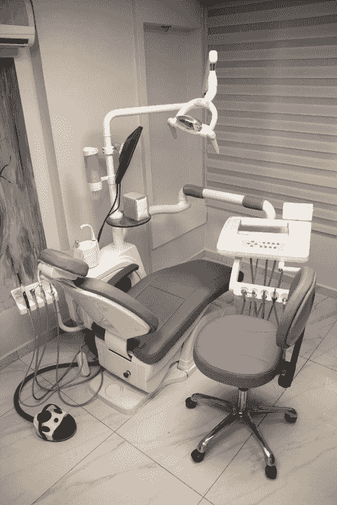  — Linda R. “From consultations to treatments, every step was handled with care. I highly recommend Doctor's Dental Clinic for all dental needs.”  Our patients have experienced transformative dental care with Doctor's Dental Clinic DOCTOR'S DENTAL CLINIC
LOCATED AT KUTCH ROAD, NEXT TO LUKANGA PLAZA.
TEL:0701926335/ 0778324012
EMAIL:doctorsdentalclinic42@gmail.com
ALEGACY OF EXCELLENCE IN DENTISTRY;
Doctor's dental clinic is a dental care service provider that has been serving the community for seven years. our clinic is built on a foundation of excellence, compassion, and a commitment to delivering outstanding patient care.
OUR HISTORY
Since our inception, we have been dedicated to providing high-quality dental services to patients of all ages. Our team of experienced proffessionals has a deep understanding of the importance of oral health and its impact on overall well-being.
SERVICES OFFERED
⦁	Surgical extration
⦁	Extraction
⦁	Dental consultation
⦁	Orthodontics( braces)
⦁	Whitening
⦁	Root canal treatment
⦁	Fillings
⦁	Crown and bridges
⦁	Dentures
⦁	Implant surgery
⦁	Scaling and polishing

Our vission:
delivering world-class dental care with precision and compassion.
delivering execptional dental experiences that exceed patient expectat