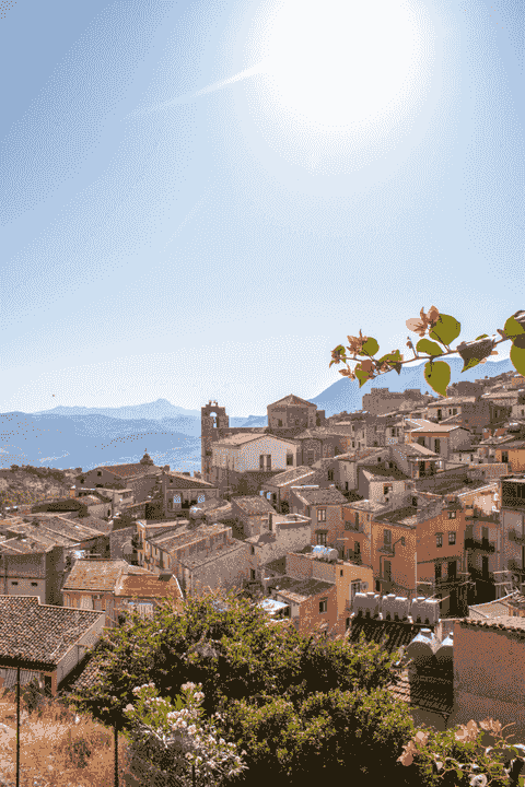— Sofia Bianchi “The team provided invaluable insights into the Tuscan market, making my investment journey smooth and enjoyable.” Our team has guided countless individuals in finding their dream homes in Tuscany. Insights, advice, and inspiration for those dreaming of living, investing, or purchasing property in Tuscany. Among historic villages, vineyard-dotted hills, Renaissance art, and authentic flavors, explore the unique charm of the Tuscan lifestyle. Discover the most sought-after locations and the best real estate opportunities, as described by industry experts. Visit our portal www.toscanahouses.com to explore available properties.