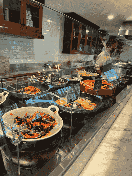 We offer a wide range of traditional and modern foods that reflect the unique flavors and traditions of each region. Diversity of specialties Our services Sale of food specialties from Germany - Spain - Switzerland