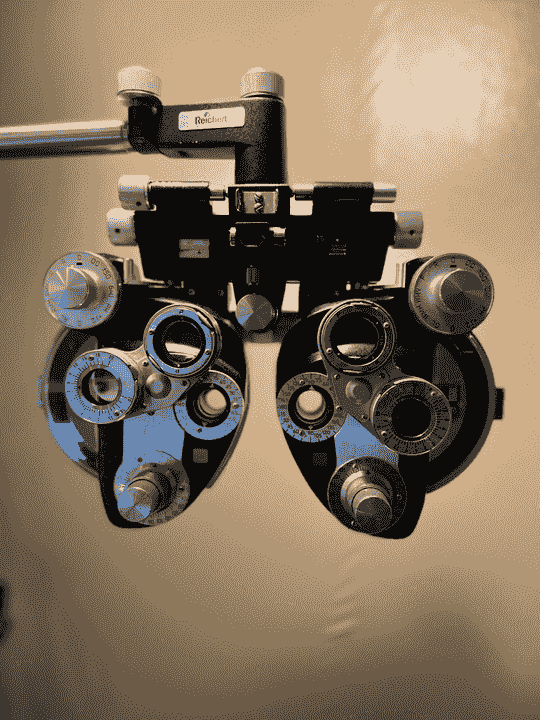 Johnson & Johnson is dedicated to advancing eye care. Our ophthalmic products, including surgical devices and vision correction solutions, are engineered to provide improved patient outcomes while enhancing the overall experience for both patients and healthcare providers. Ophthalmic Innovations Our Commitment to Health Johnson & Johnson is an American healthcare product, medical device and pharmaceutical manufacturer headquartered in New Brunswick, New Jersey. Johnson & Johnson consists of more than 250 subsidiaries around the world, and its products are sold in more than 170 countries. Johnson & Johnson Medical Technology is an important division of the company, focusing on surgical, orthopedic, ophthalmic and cardiovascular treatments.