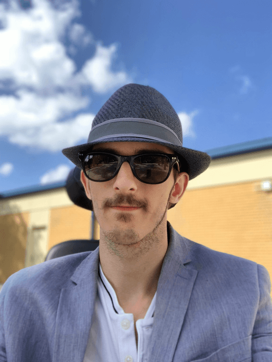 Stylish men’s French hat – authentic artisan headwear for Gulf and Japan