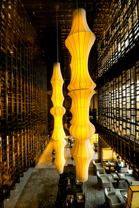 — Sarah Thompson “The chandeliers from Lightsstory transformed my living room into a warm and inviting space. I couldn't be happier!” Our lighting solutions have brightened homes for over 1,000 satisfied customers 我们是一家设计、研发、生产销售灯具的厂家，现在需要搭建一个以吊灯、壁灯、台灯、落地灯的DTC独立站，请帮我搭建一个温馨简约风格的电商网站。