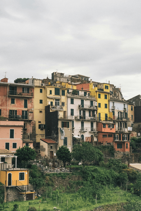 — Francesca Verdi The team of Tuscany Houses has been extremely professional and has made the purchasing process simple and clear. We have helped numerous clients to find their ideal home in Tuscany. Insights, advice and inspirations for those who dream of living, investing or buying a property in Tuscany. Among historic villages, hills dotted with vineyards, Renaissance art and authentic flavors, explore the unique charm of the Tuscan lifestyle. Discover the most sought-after locations and the best real estate opportunities narrated by industry experts. Visit our portal www.toscanahouses.com to explore the available properties.