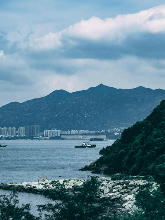 We provide professional financial consulting, including Hong Kong bank account opening, cross-border fund management, and overseas investment consulting, to help you achieve financial value-added. Financial and investment services Our core service Hong Kong Connect, using Hong Kong as a bridge, going global
Core service scope

1. Enterprise going global services
- Hong Kong company registration and structure design
- Overseas company establishment (BVI, Cayman, Singapore, etc.)
- Cross-border tax planning and compliance

2. Cross-border e-commerce support
- Cross-border e-commerce support
- Advertising company

3. Financial and investment services
- Hong Kong bank account opening
- Cross-border fund management
- Overseas investment consulting
- IPO and listing services

4. Professional consulting services
- Legal compliance consulting
- Accounting and auditing services
- Intellectual property protection
- Market research and analysis
- Wealth management and insurance

5. Business support services
- Virtual office and secretary services
- Business visa assistance
- Overseas market expansion support

6. Engineering services
- Professional building inspection
- Contracting projects