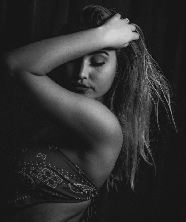 At Boudoir By Rhys, we believe in creating empowering experiences that transcend traditional photography. Our sessions are designed to help you embrace your unique beauty, allowing you to express yourself freely and confidently. Each photoshoot is a journey of self-discovery, where we capture your authentic self in stunning artistry. Empowering Experiences What We Do Empowering photoshoots for everyone