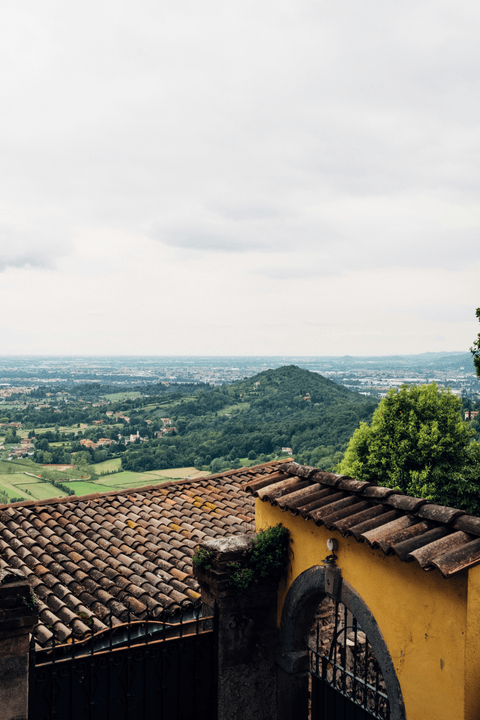  — Luca Verdi “Their expertise and attention to detail made purchasing a property in Tuscany a dream come true.” Our team has guided countless individuals in finding their dream homes in Tuscany. Insights, advice, and inspiration for those dreaming of living, investing, or purchasing property in Tuscany. Among historic villages, vineyard-dotted hills, Renaissance art, and authentic flavors, explore the unique charm of the Tuscan lifestyle. Discover the most sought-after locations and the best real estate opportunities, as described by industry experts. Visit our portal www.toscanahouses.com to explore available properties.