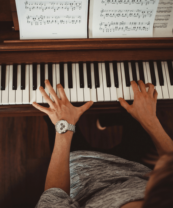 Our lessons are scheduled at times that fit your busy lifestyle. We offer both daytime and evening sessions to accommodate your personal commitments, so you can consistently practice and improve. Flexible Scheduling Our Piano Lessons Pianolessen voor tieners en volwassenen @Kortessem