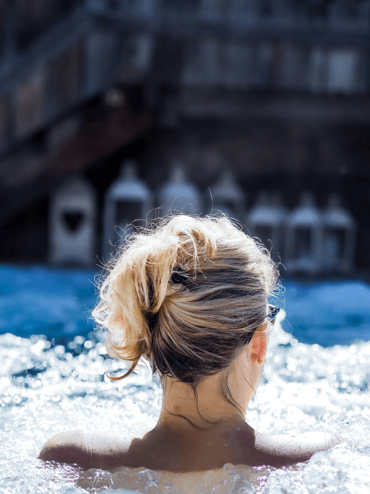 Our holistic treatments combine the best of traditional and modern techniques to promote relaxation and healing. Each service is designed to nurture the mind, body, and spirit, allowing women to unwind and reconnect with their inner selves, ultimately enhancing their natural beauty. Holistic Treatments Our Offerings Serenity Springs is a high-end spa designed specifically for women, dedicated to providing the ultimate experience of physical and mental renewal. We combine professional care, aromatherapy and a tranquil atmosphere to allow every woman to release stress, regain physical and mental balance and radiate natural beauty in gentle care.