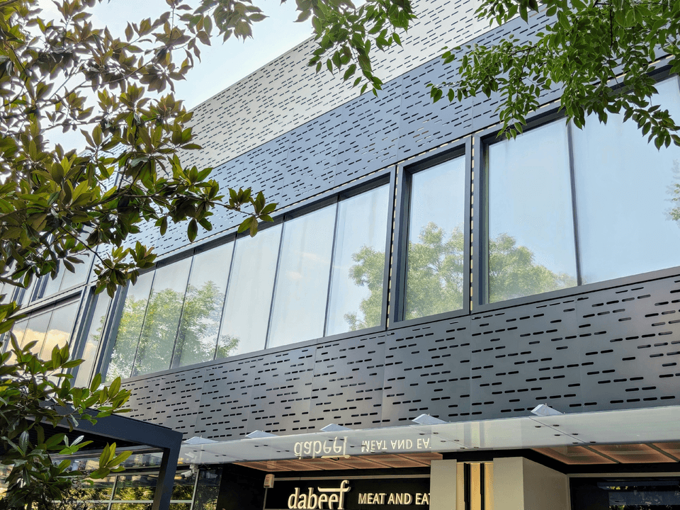 With years of experience, we use advanced techniques to ensure that your interfaces remain in their best condition. We work hard to meet your needs and exceed your expectations. We are here to provide you with the best facade cleaning services. cleaning glass facades and cladding and stone of houses commercial shops