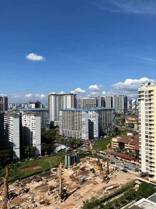 Experience cutting-edge real estate developments and investment opportunities from leading companies. Showcase of Innovative Projects What We Offer 18-20 July 2025 | 📍 Sands Expo & Convention Centre, Singapore
The Premier Destination for Global Real Estate Investment